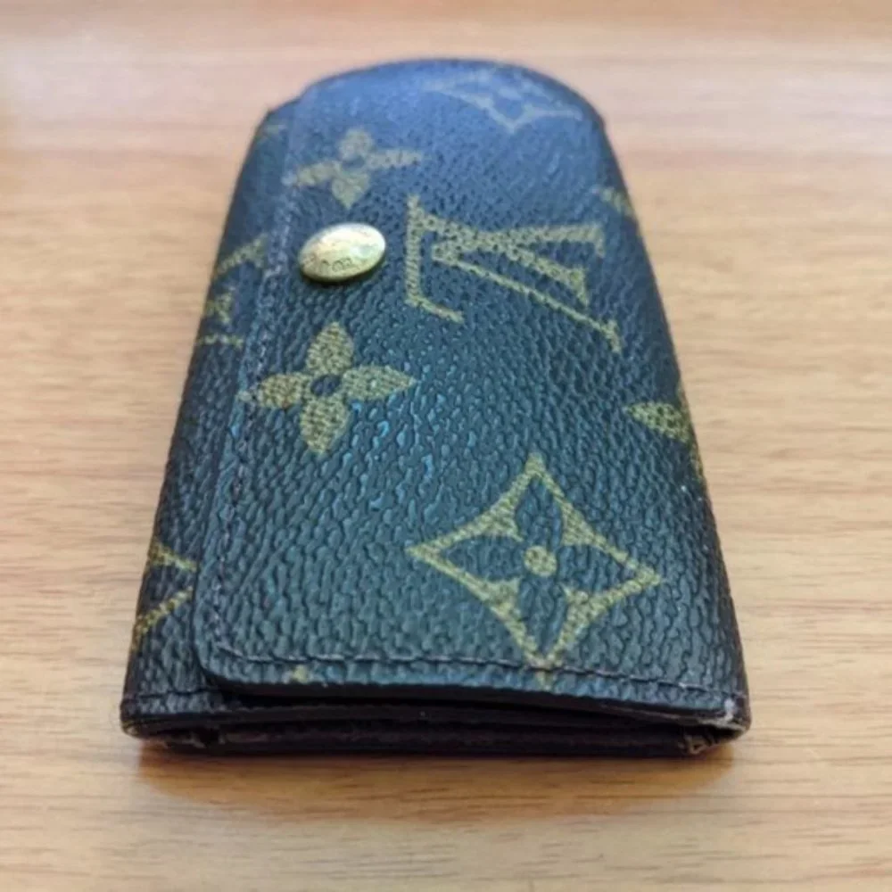 Louis Vuitton Monogram Key Holder/Wallet #1173💥PRICE DROP💥